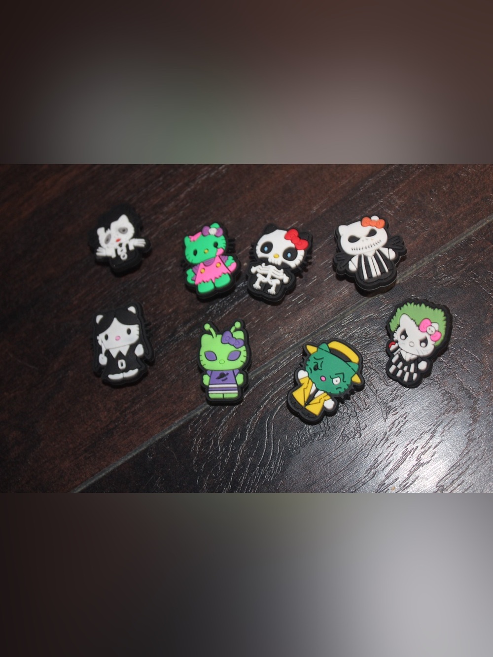 CROCS Shoe Charms hello kitty